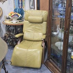 Human Touch Zero Gravity Electric Recliner