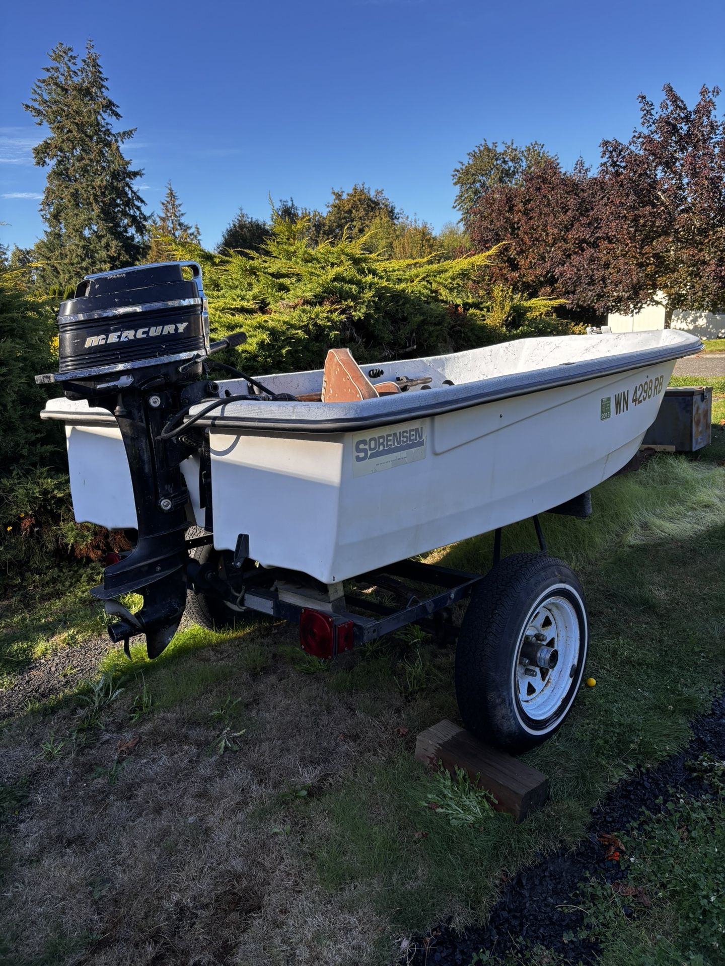 Sorensen Fiberglass 9’ Boat