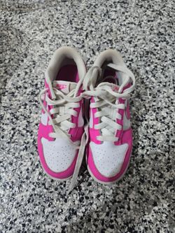 Girls pink NIke dunk 1.5