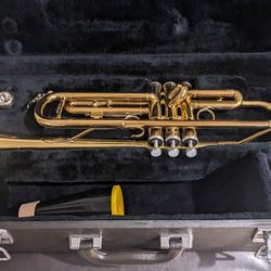 Yamaha YTR-2335 Bb Trumpet with Case, Mouthpiece, and mute