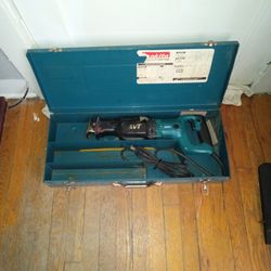 Makita Electrical Super Zaw 11 Amps Anty Vibration Used But Working Good $40 Dollars 