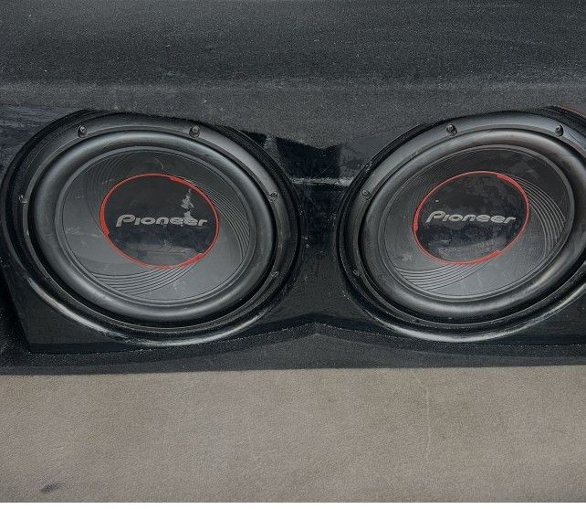 Pioneer Box And Subwoofer