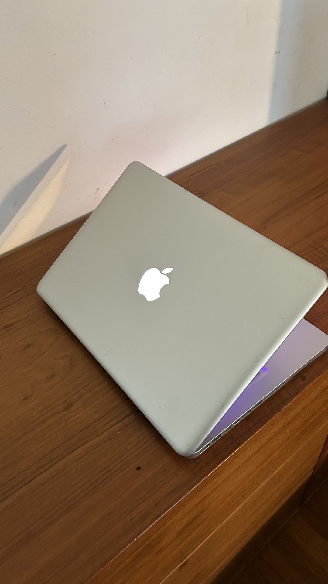 Apple MacBook Pro 13” I5/8GB/256GB SSD $140