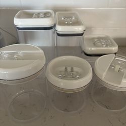 Plastic Food Storage Containers