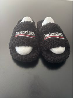 Balenciaga Furry Slides – Black Balenciaga
