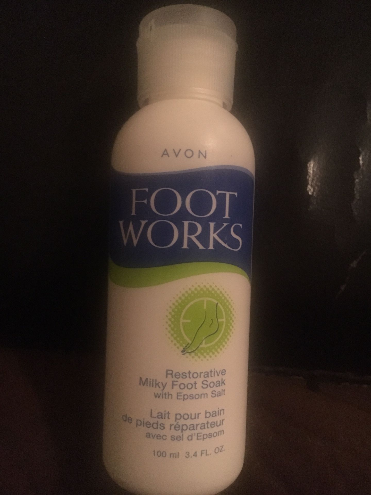 New avon footworks restorative milky foot soak 3.4 fl oz