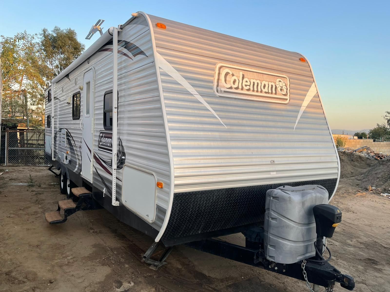 2013 Dutchmen Coleman Travel Trailer / Bumper Pull / Rv for Sale in Rialto, CA OfferUp