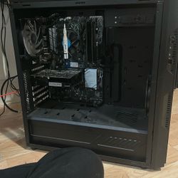 PC and 34 inch Alienware curved monitor 