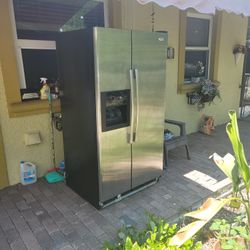 Whirlpool Refrigerator 