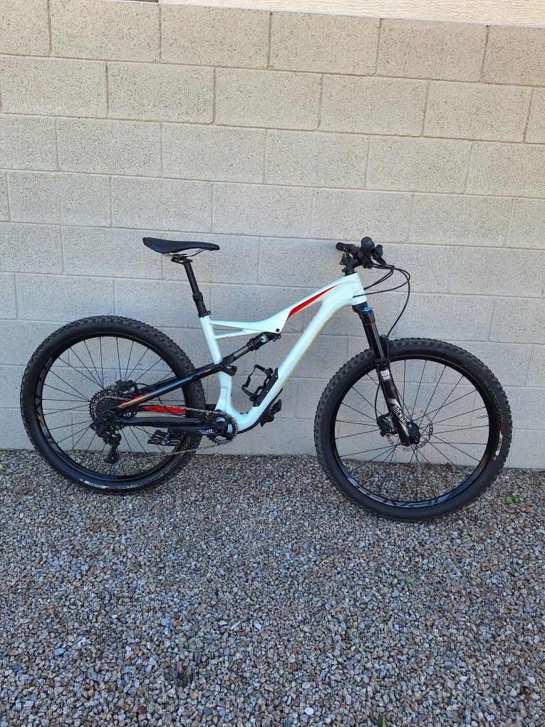 SPECIALIZED STUMPJUMPER CARBON 27.5 INCH FULL SUSPENSION MOUNTAIN BIKE ( CHECK MY OTHER BIKES )