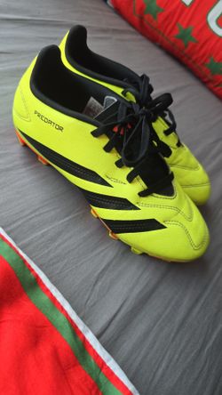 Adidas Size 4