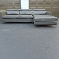 Modern Sofa/Couch Sectional Sofia Vergara Gray/ Delivery Available 