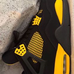 Nike Air Jordan Retro 4 Black Thunder 