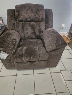 BRAND NEW ROCKER RECLINER