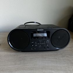 SONY ZS-RS60BT PORTABLE AM/FM/CD/MP3/USB BLUETOOTH-NFC STEREO BOOMBOX