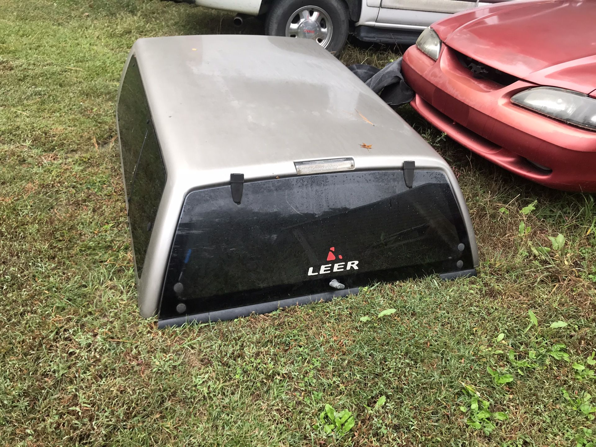 Short bed S10 camper shell made by leer