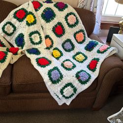Hand Crocheted Afghan/Throw (new)
