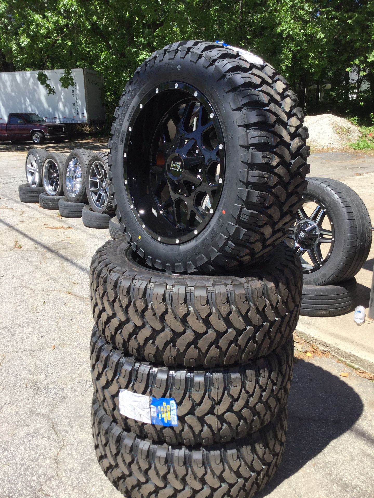 20” wheels 20x10 5x5.5 5x150 HARDROCK GLOSS BLACK and 20” tires 33x12-50-20 COMFORSER CF3000 M/T ALL NEW FIT Toyota Tundra and Dodge Ram