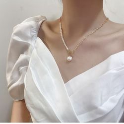 Baroque Pearl Pendant Choker Necklace 