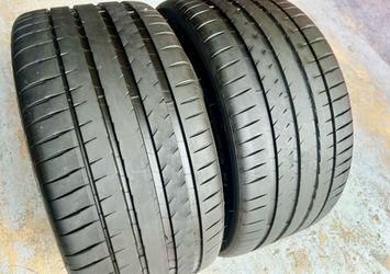 Two Tires 325/35/22 Michelin Pilot Sport 4S Like New with 100% Left Amazing Deal•PRICE PERFORMANCE LEADER