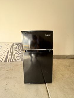 Magic Chef Mini Fridge