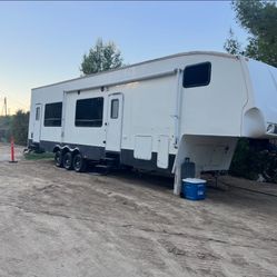 2012 Keystone Fuzion 