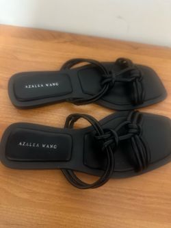 Black Sandles size 8