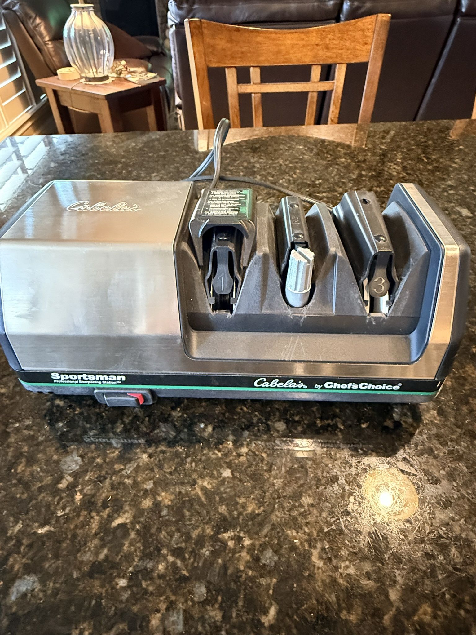 Cabela’s chef’s choice 130C sportsman, professional electric sharpening station