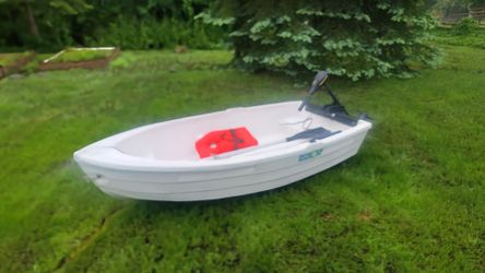 8' O'Brien Polywog boat with 30lb thrust MinnKota electric motor