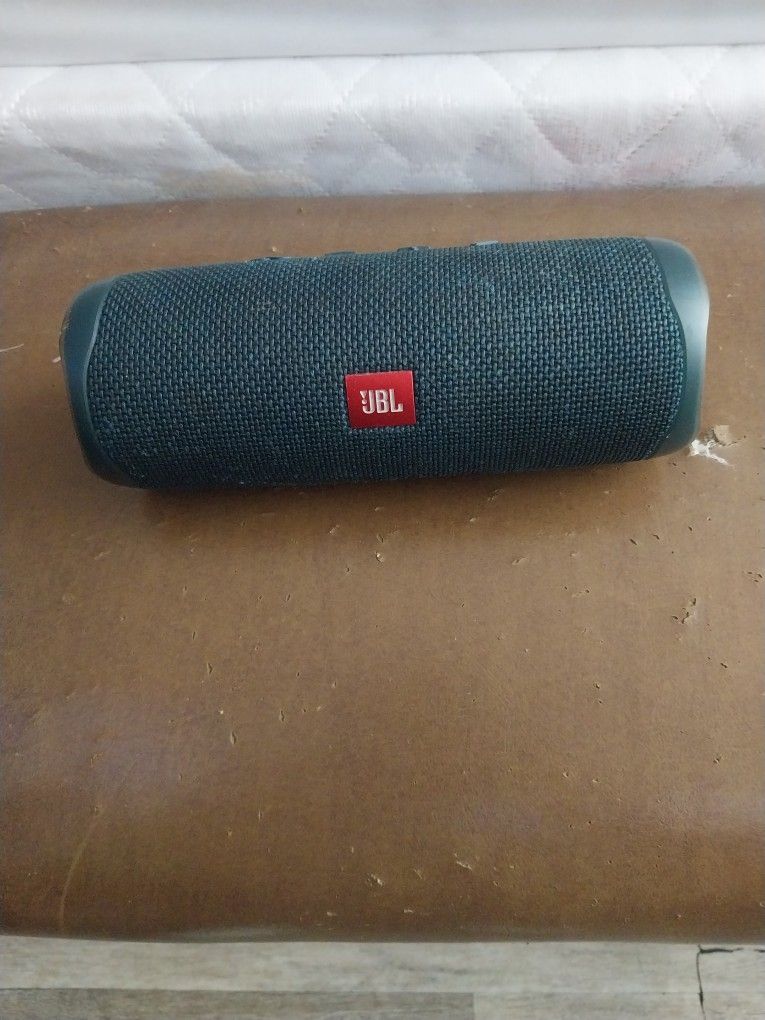 JBL Flip 5 Speaker