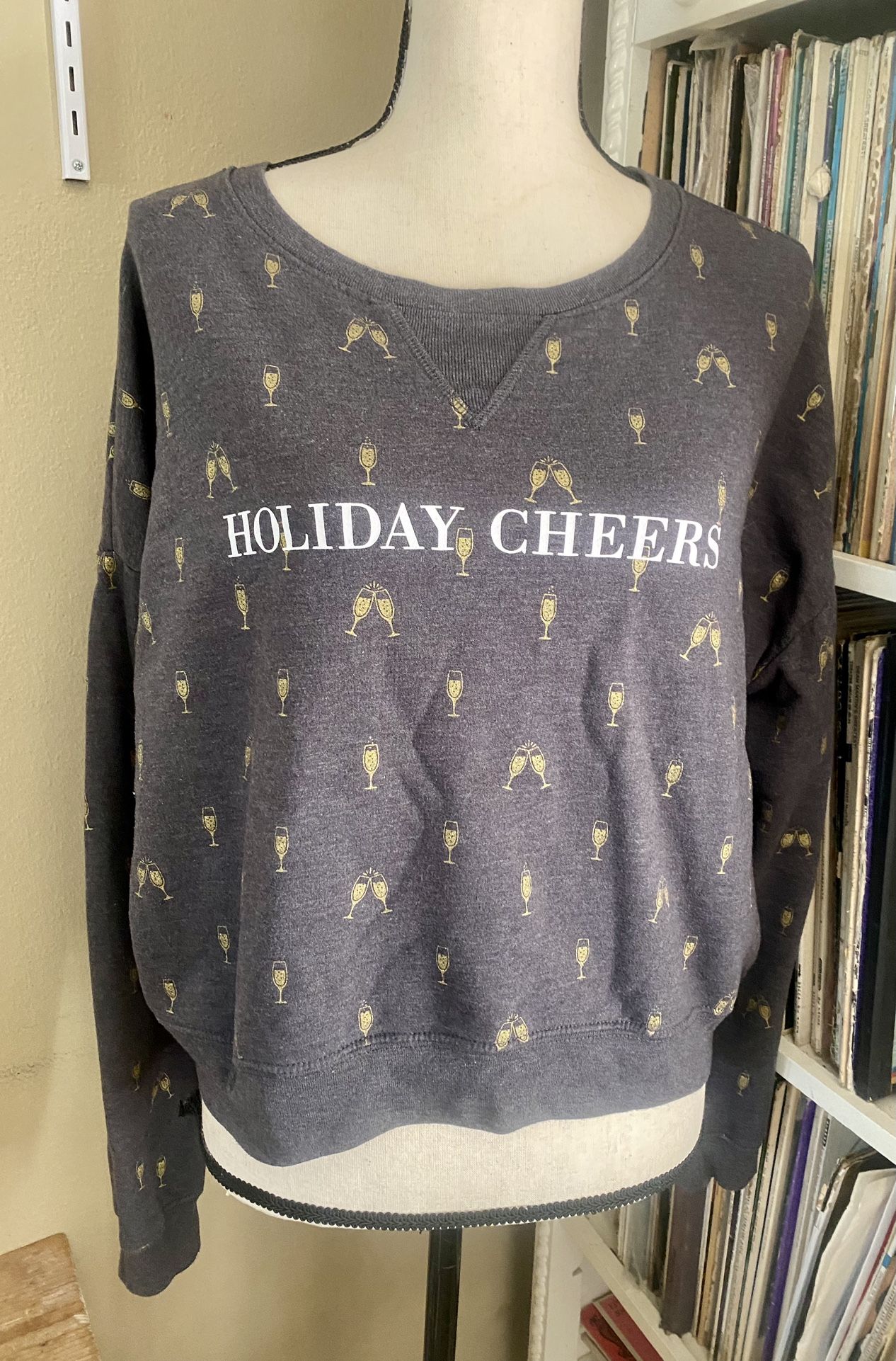 Fifth Sun HOLIDAY CHEERS Champagne New Years Gray Cropped Sweatshirt Womens XL