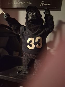 Sports gorilla Gemmy industries