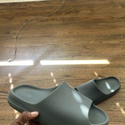 Yeezy Slide