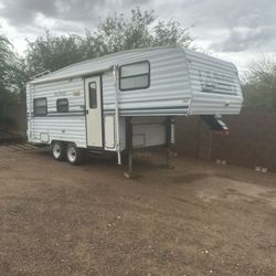 22ft KIT 5th Wheel 1998