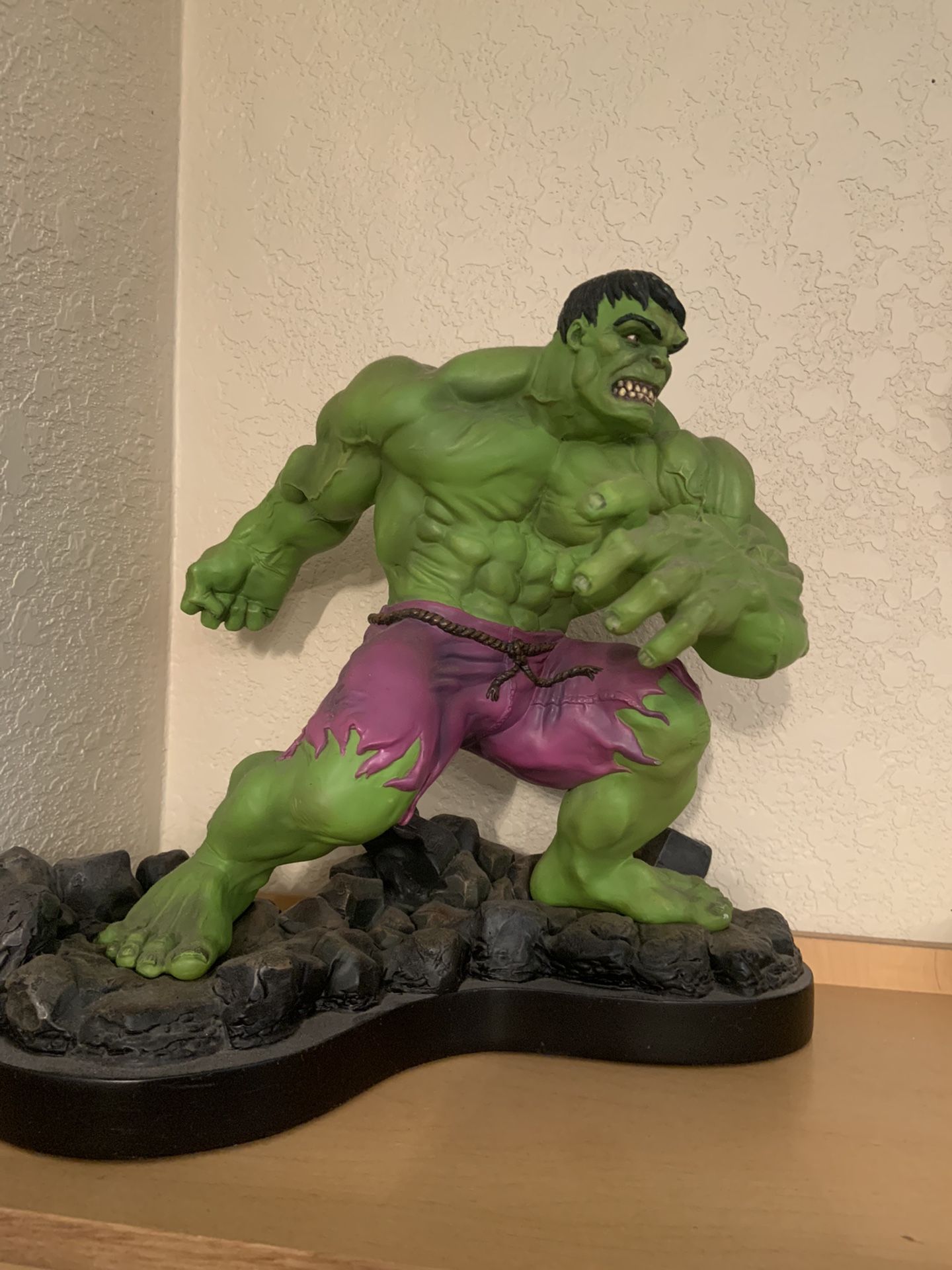 Hulk Statue.