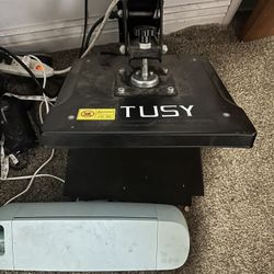 Cricut 3 And Heat Press  $380