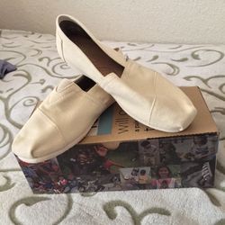 Toms