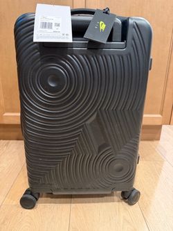 Nike Carry-On Luggage 22" Hardshell (52L)