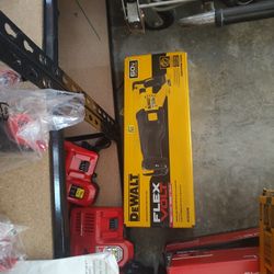 DeWalt 60v Max Brushless Flexvolt Reciprocating Saw+Dcs388b)