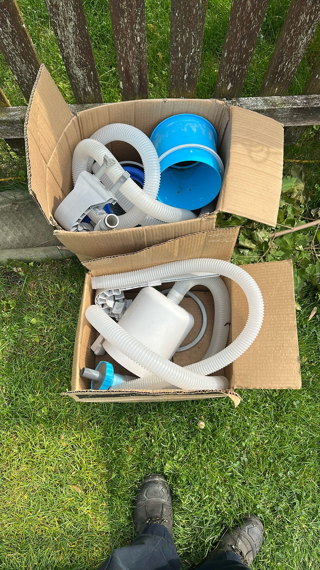 2 Pool Skimmers