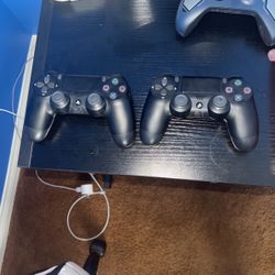 2 Ps4 Controllers $30