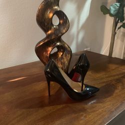 LV Black Pumps