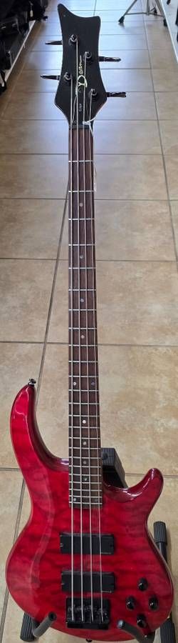 DEAN GUITARS EDGE BASS