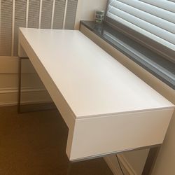 White Lacquer Desk