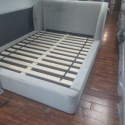 🥳🥳🥳🥳 $399 Queen Heavy Duty Saatva Bed frame $399 🥳🥳🥳🥳
