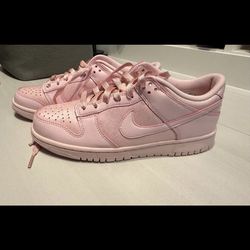 Nike Dunk Prism Pink Size (7.5 W) (6Y kids)