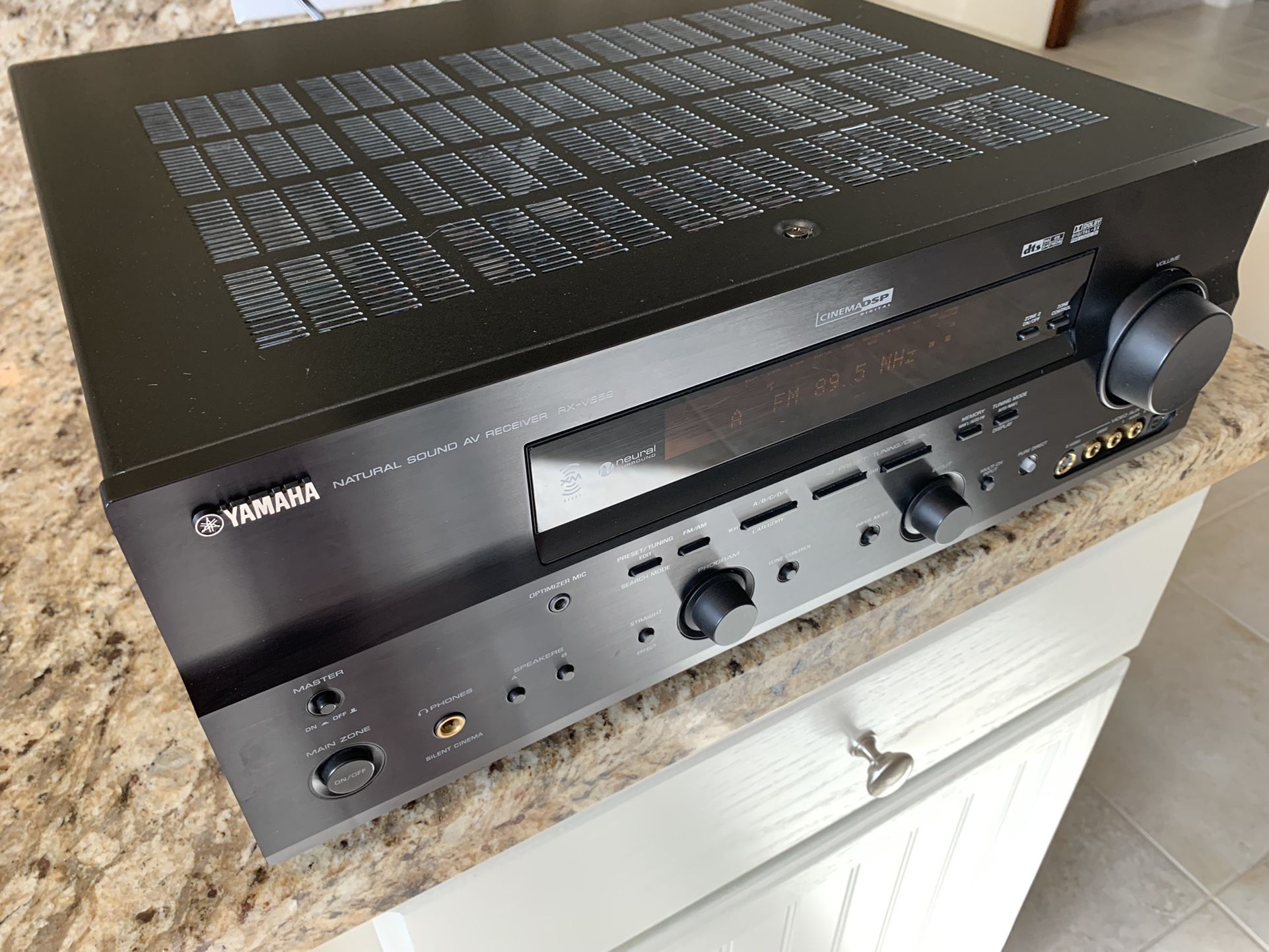 Yamaha RX-V659 7.1-Channel 700-Watt Home Theater Receiver with Dolby Digital and DTS – Like NEW!