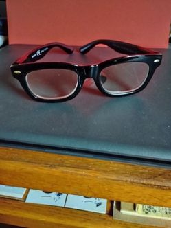 BLACK READING GLASSES