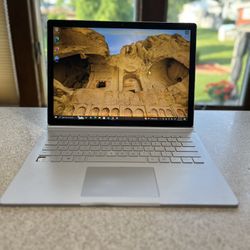 Microsoft Surface Book 2 Premium 2-in-1 Laptop/Tablet