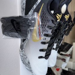 Kobe 9 Mambacita Size 10.5 Mens Ds $200 W🧾 